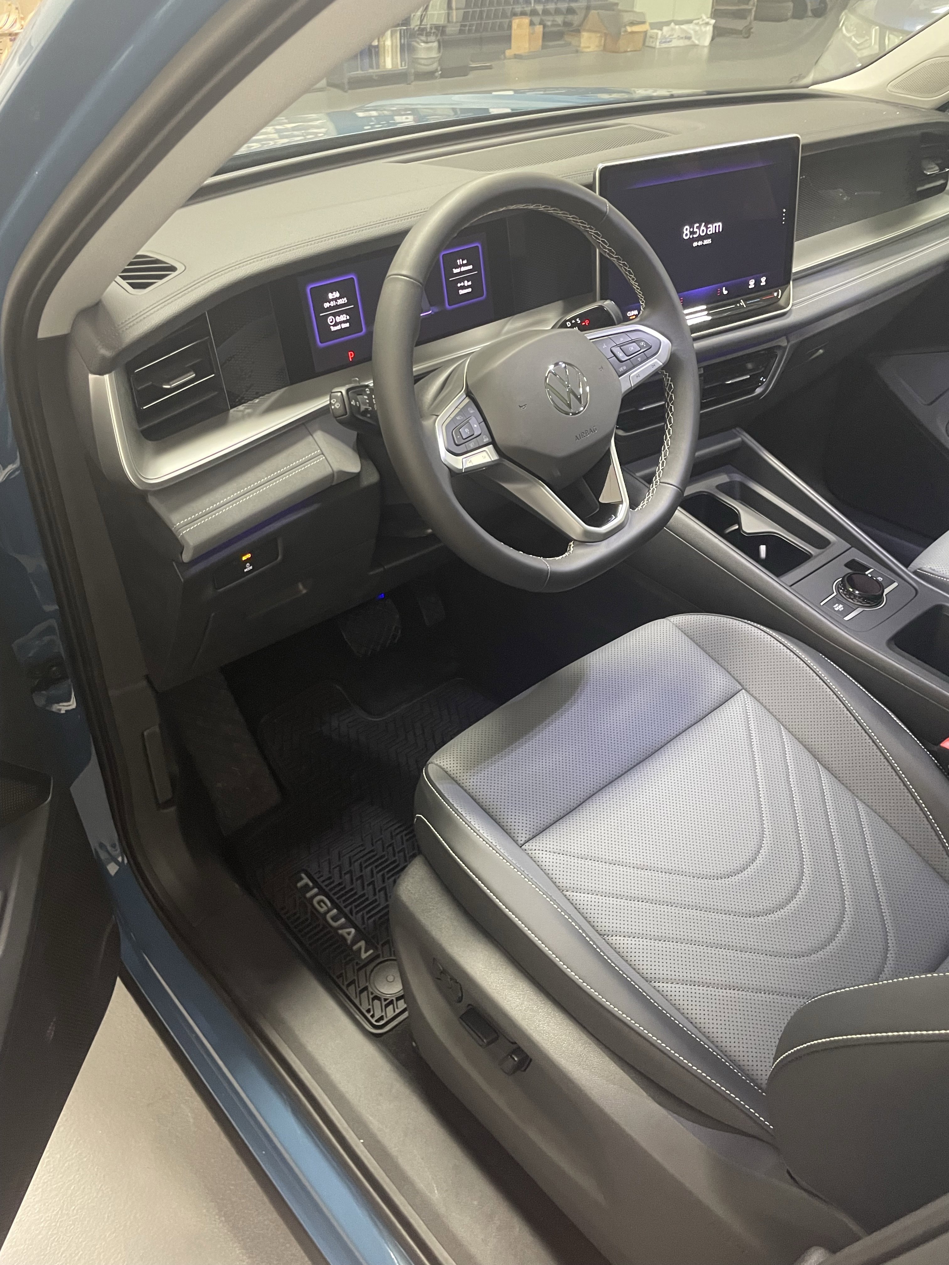 New 2025 Volkswagen Tiguan SE image 7