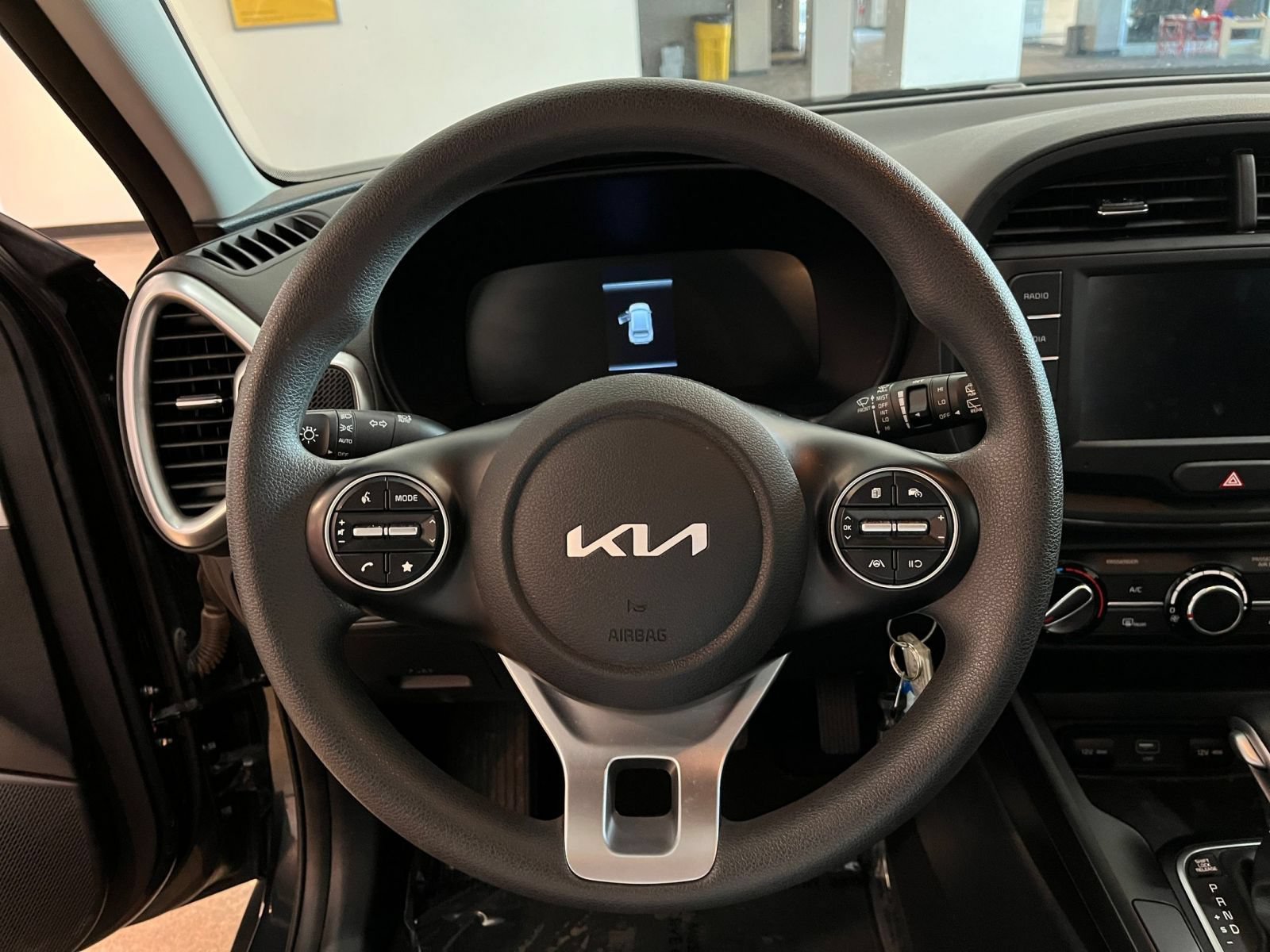 Used 2025 Kia Soul LX w/ LX Technology Package FWD image 27