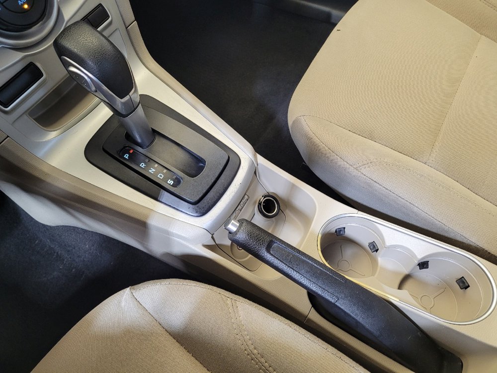 Used 2015 Ford Fiesta SE image 26