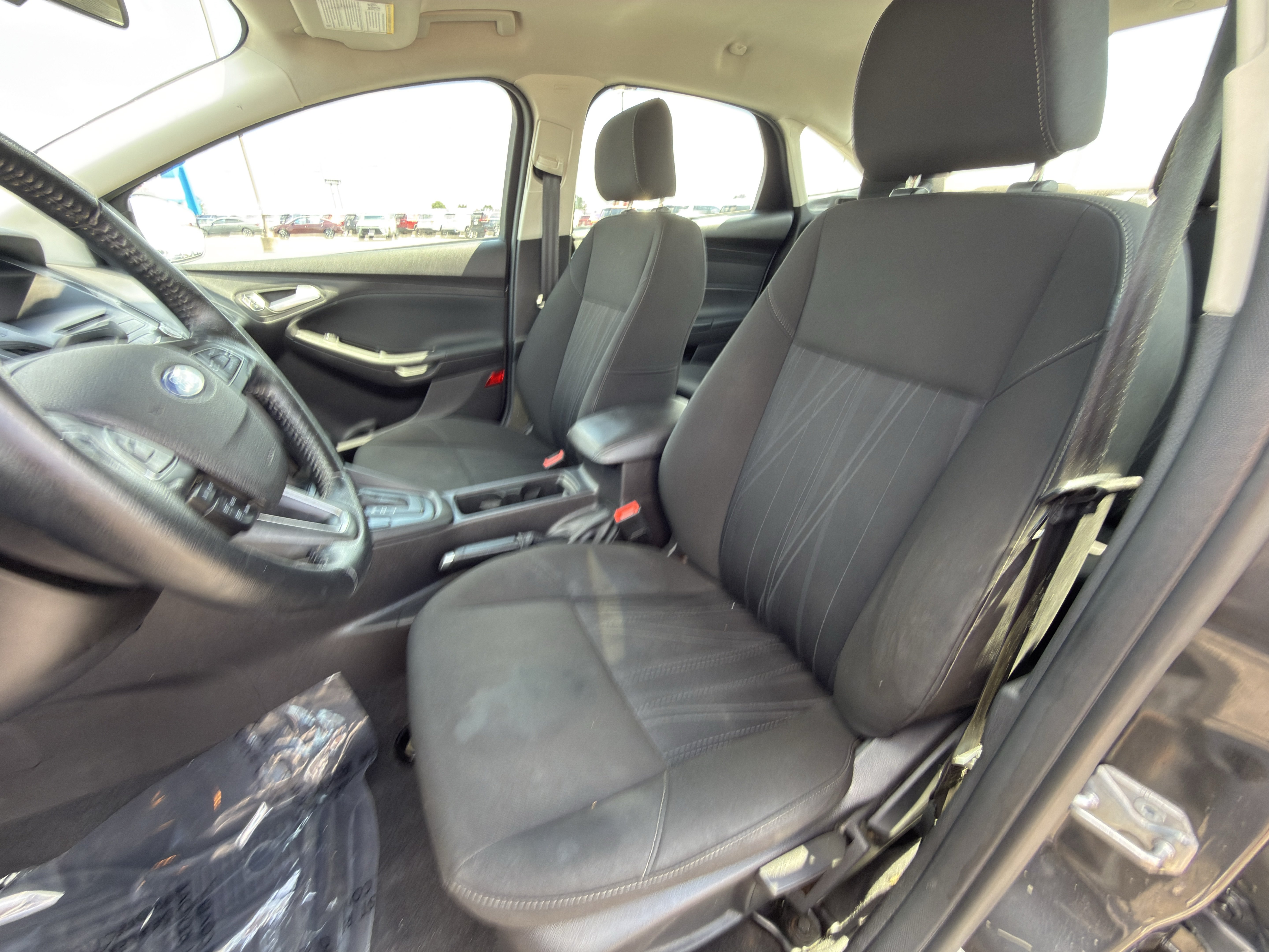 Used 2015 Ford Focus SE w/ SE Cold Weather Package FWD image 13