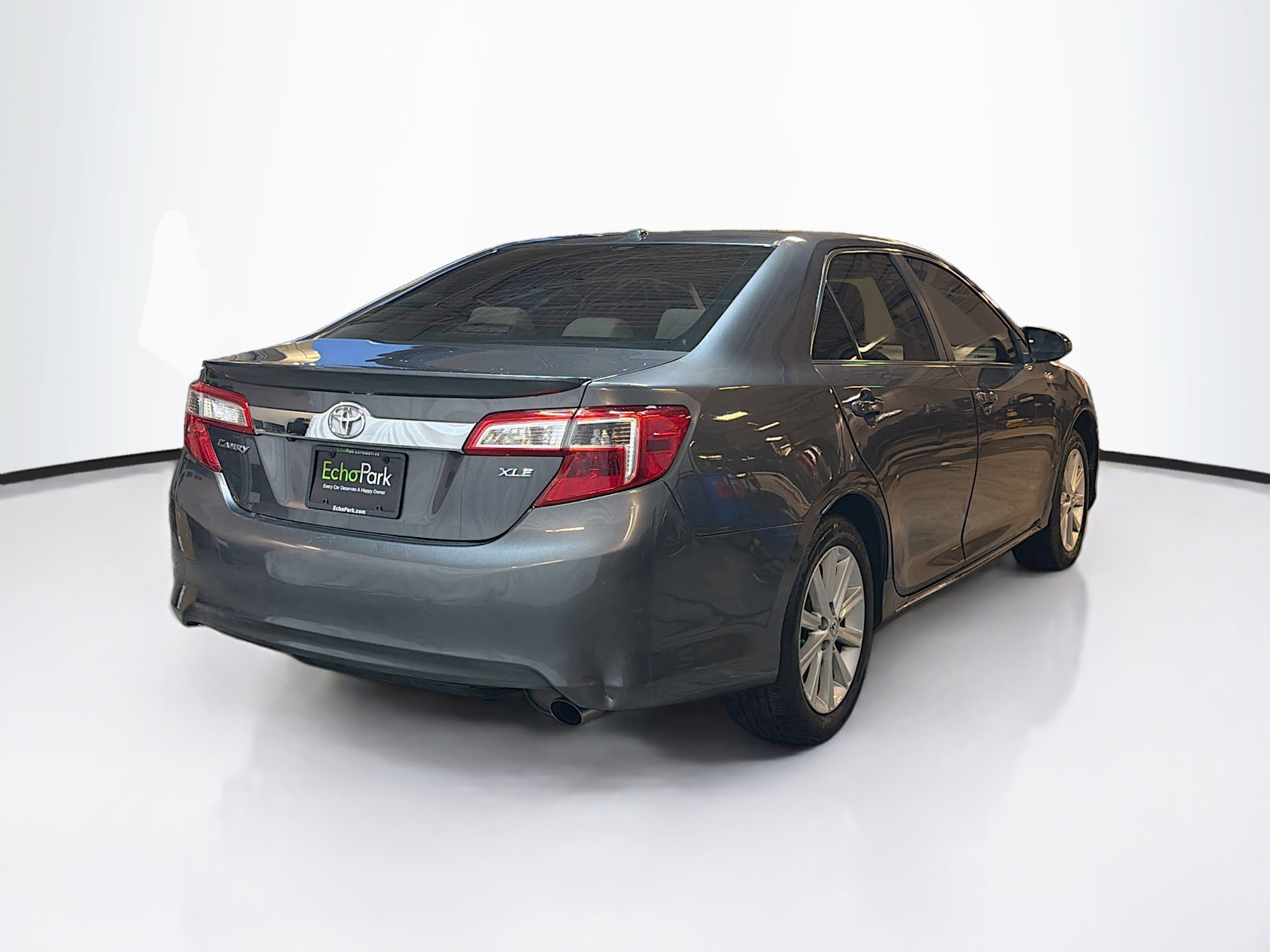 Used 2013 Toyota Camry XLE w/ Leather Pkg image 9