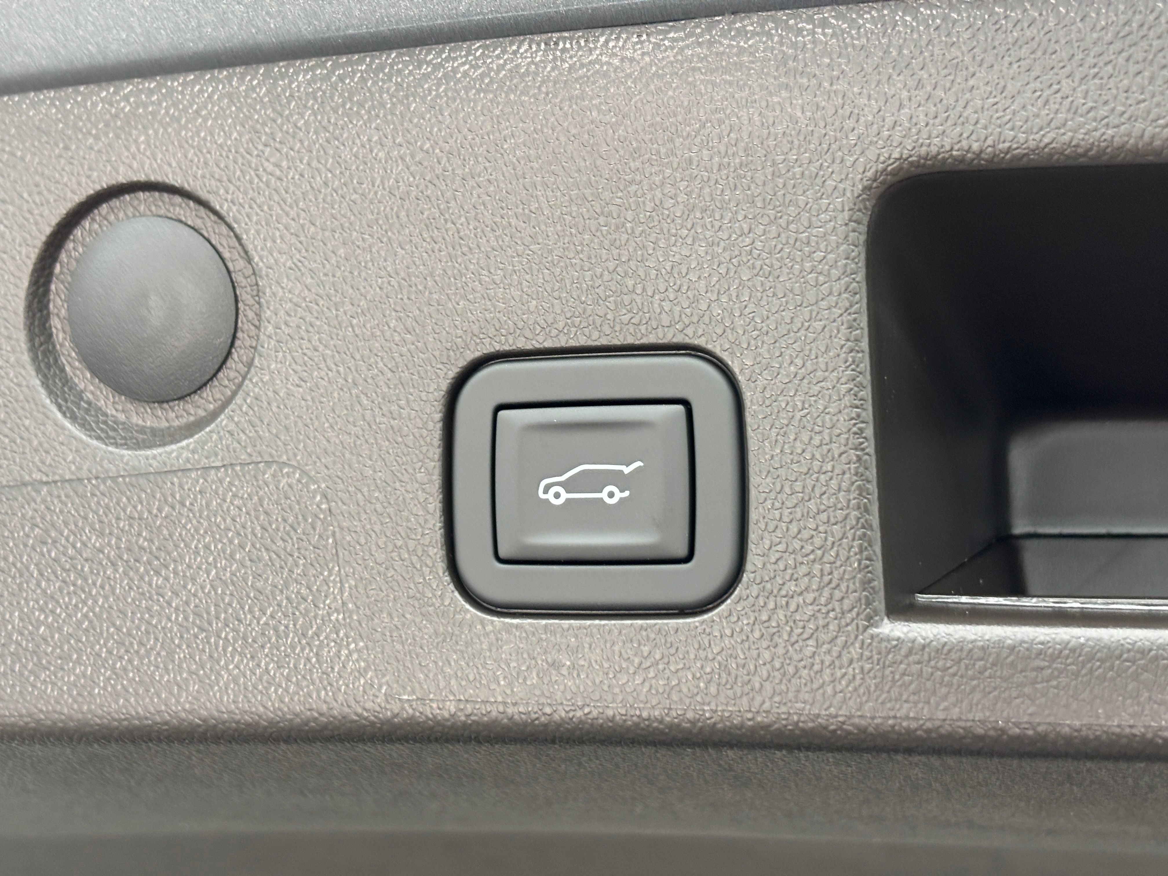 New 2027 GMC Terrain Denali w/ LPO, Floor Liner Package AWD/4WD image 10