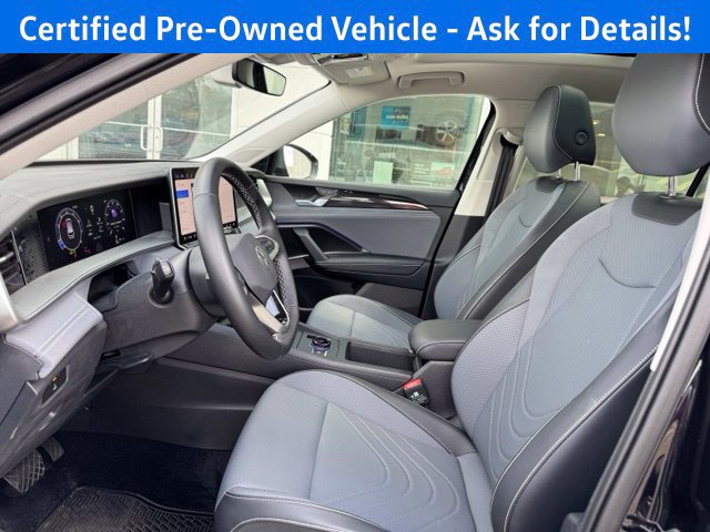 Certified 2026 Volkswagen Tiguan SE w/ Panoramic Sunroof Package AWD/4WD image 9
