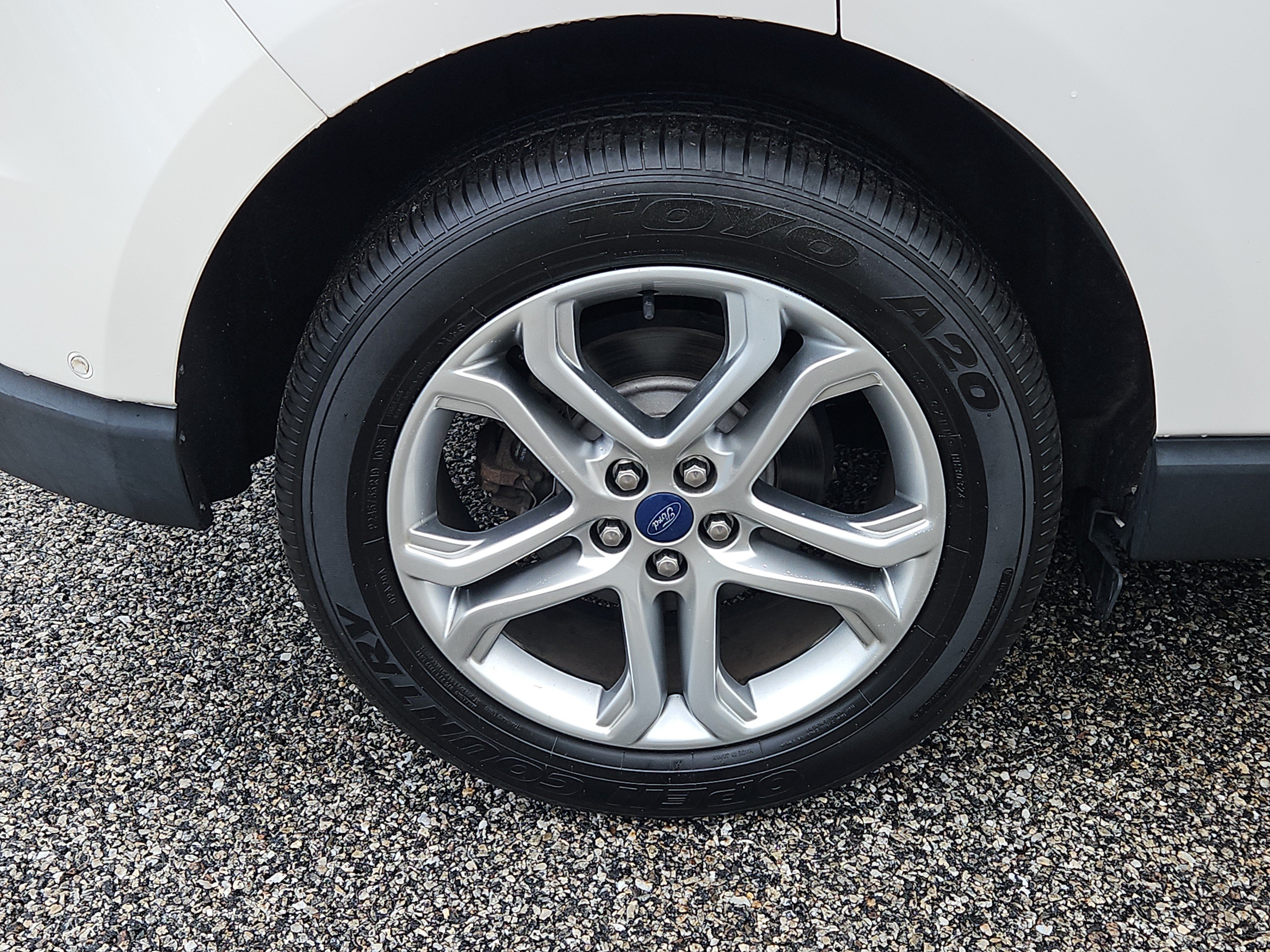 Used 2017 Ford Edge Titanium w/ Equipment Group 302A AWD/4WD image 4