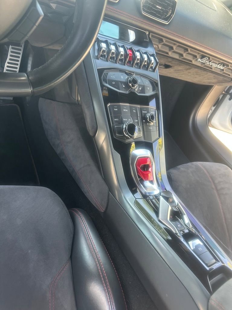 Used 2015 Lamborghini Huracan LP 610-4 image 35