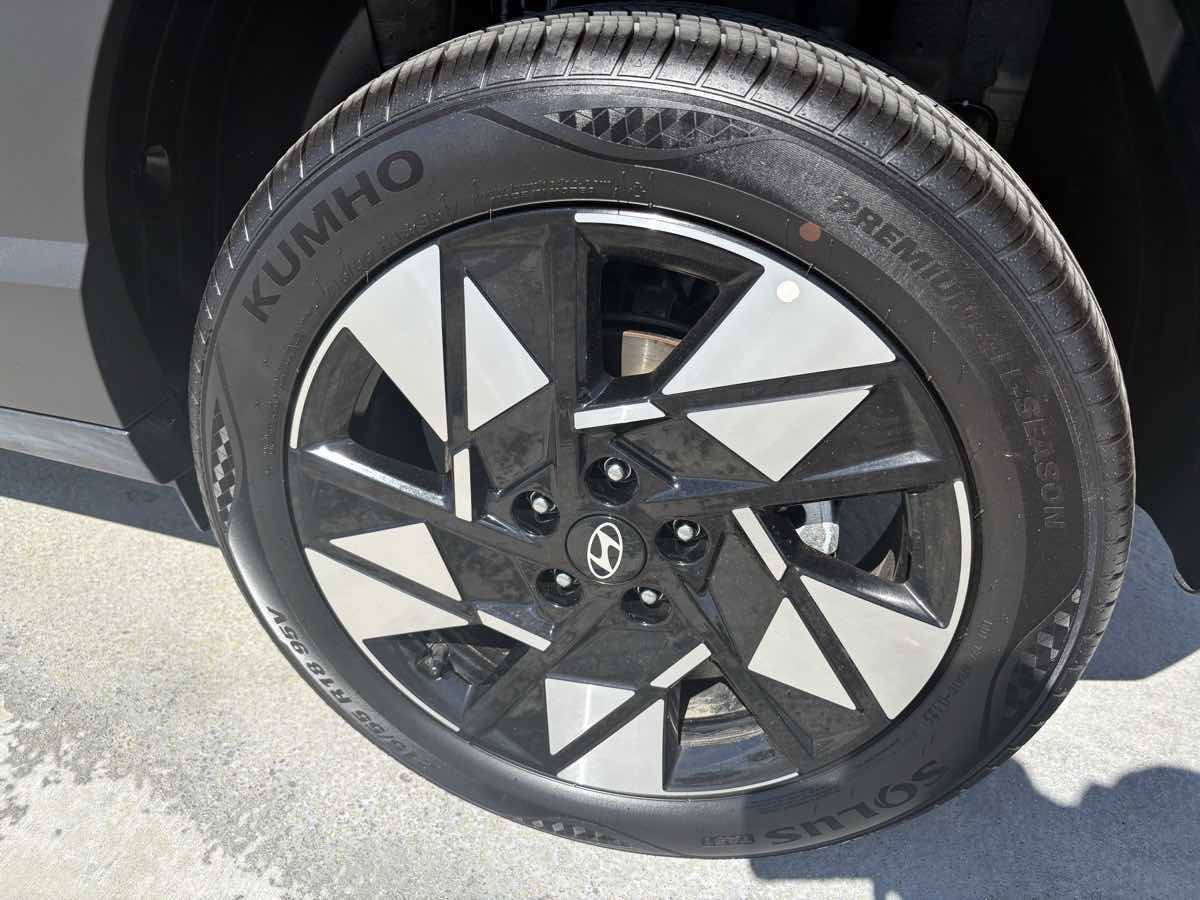 Used 2025 Hyundai Kona SEL image 15