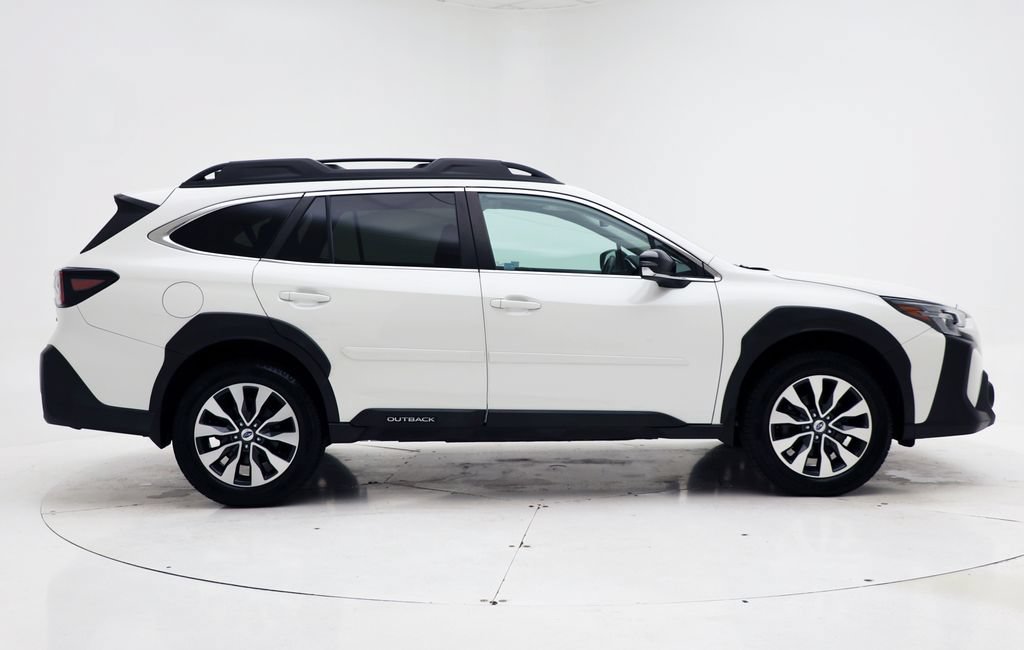 Used 2023 Subaru Outback Limited XT AWD/4WD image 3