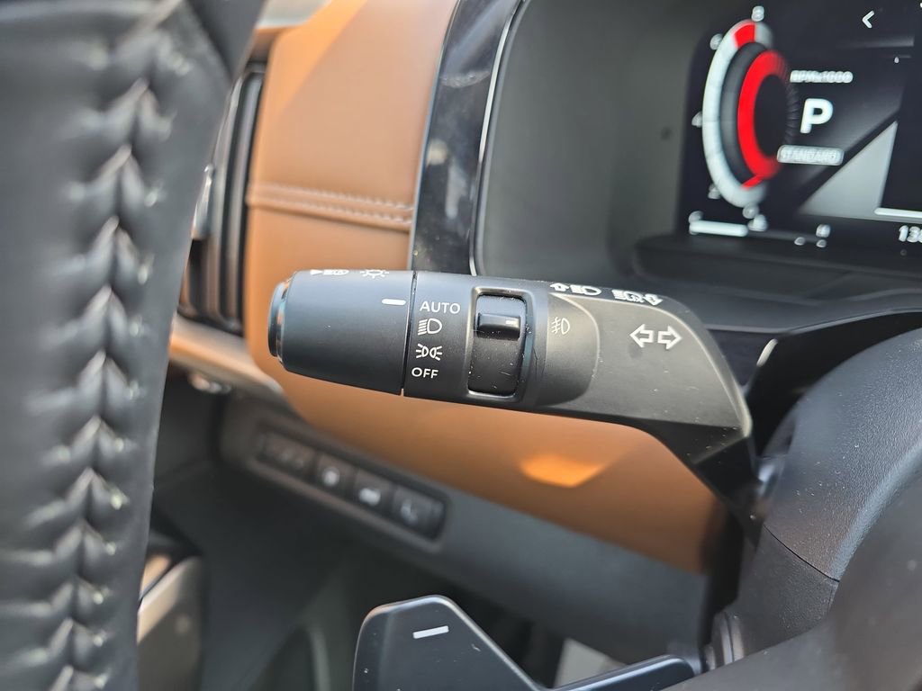 Used 2024 Nissan Pathfinder Platinum w/ Black Appearance Package image 31