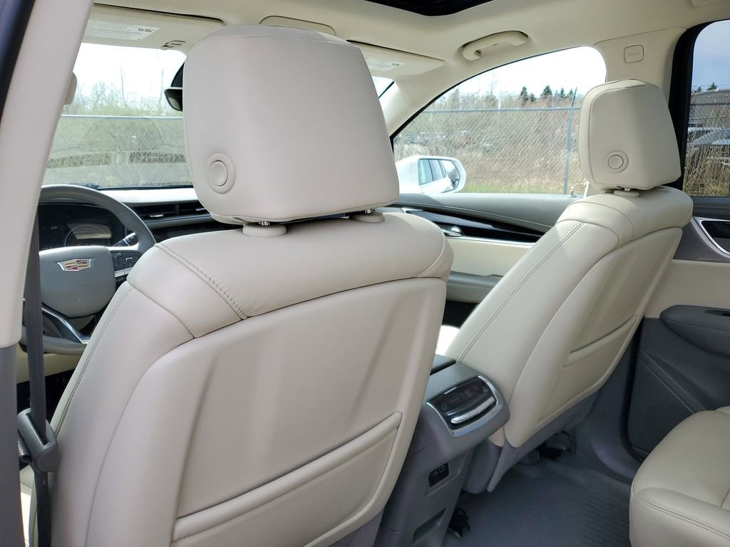 Used 2020 Cadillac XT6 Premium Luxury AWD/4WD image 28