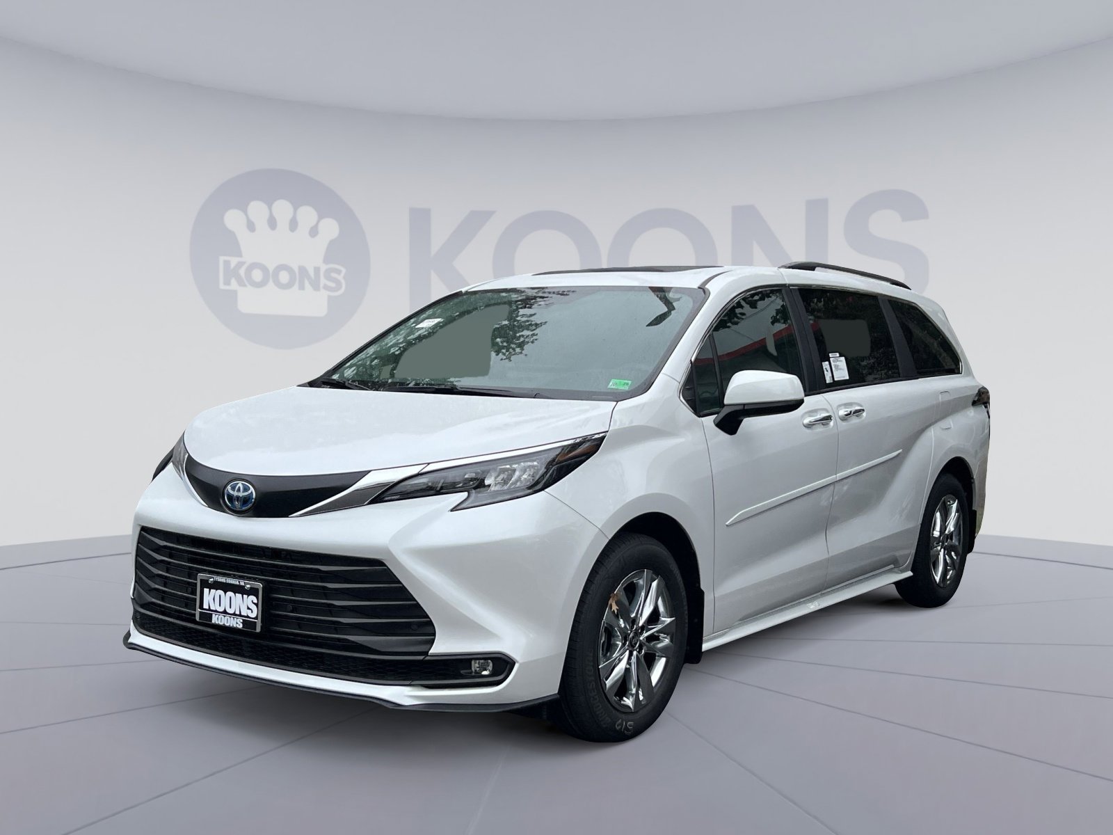 New 2025 Toyota Sienna XLE