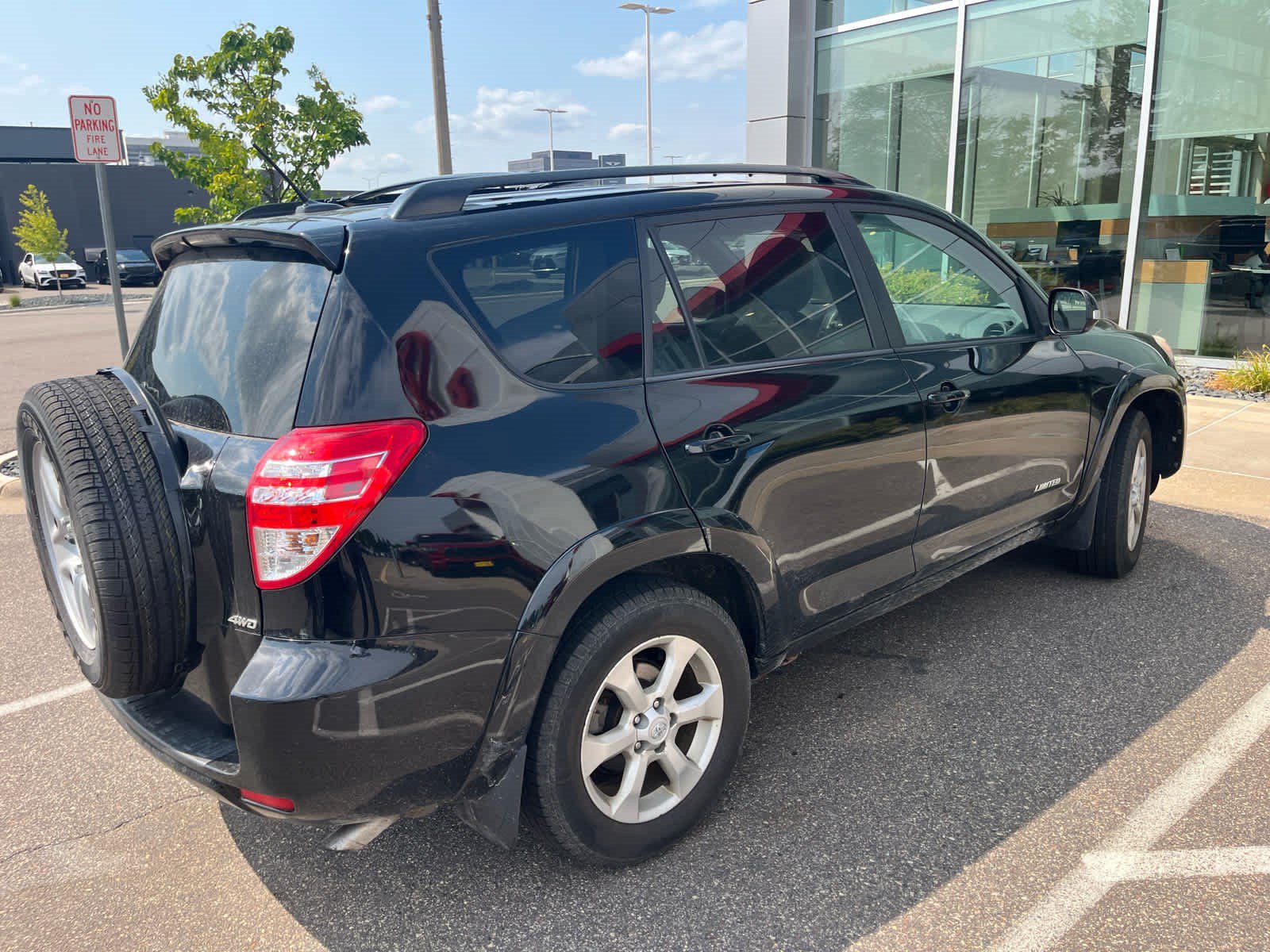 Used 2010 Toyota RAV4 Limited w/ Limited Extra Value Pkg AWD/4WD image 4
