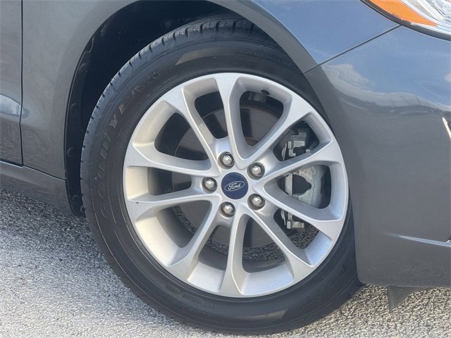 Certified 2020 Ford Fusion SE image 32