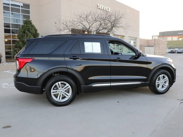 Used 2024 Ford Explorer XLT w/ Equipment Group 202A image 6