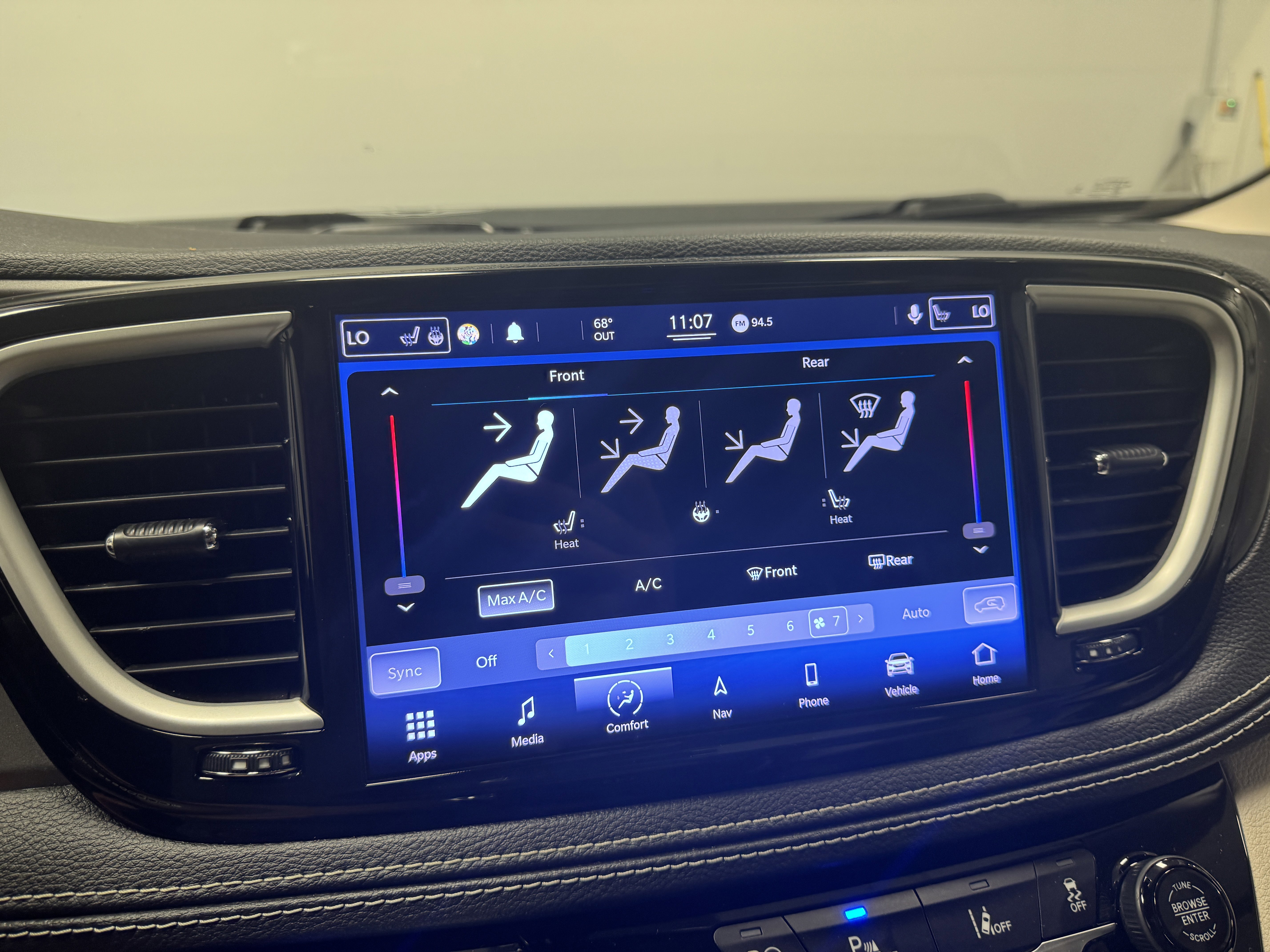 Used 2021 Chrysler Pacifica Touring-L image 25