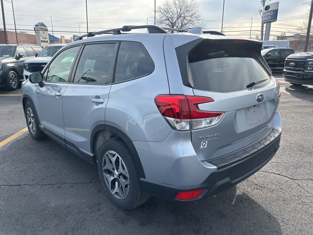 Used 2021 Subaru Forester Premium image 7