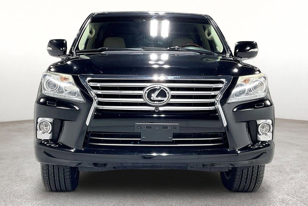 Used 2013 Lexus LX 570 4WD w/ Luxury Pkg image 4