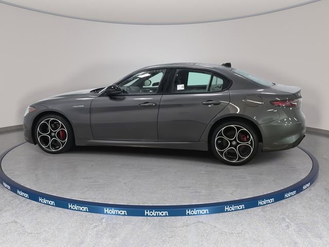 Used 2024 Alfa Romeo Giulia Veloce image 9