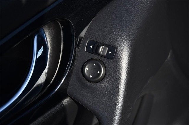 Used 2018 Nissan Rogue Sport SV w/ SV Technology Package image 9