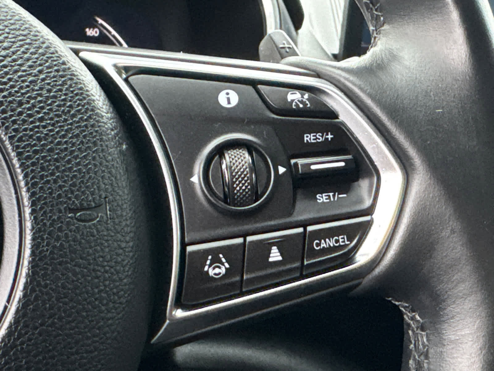 Used 2024 Acura MDX SH-AWD w/ Technology Package image 21