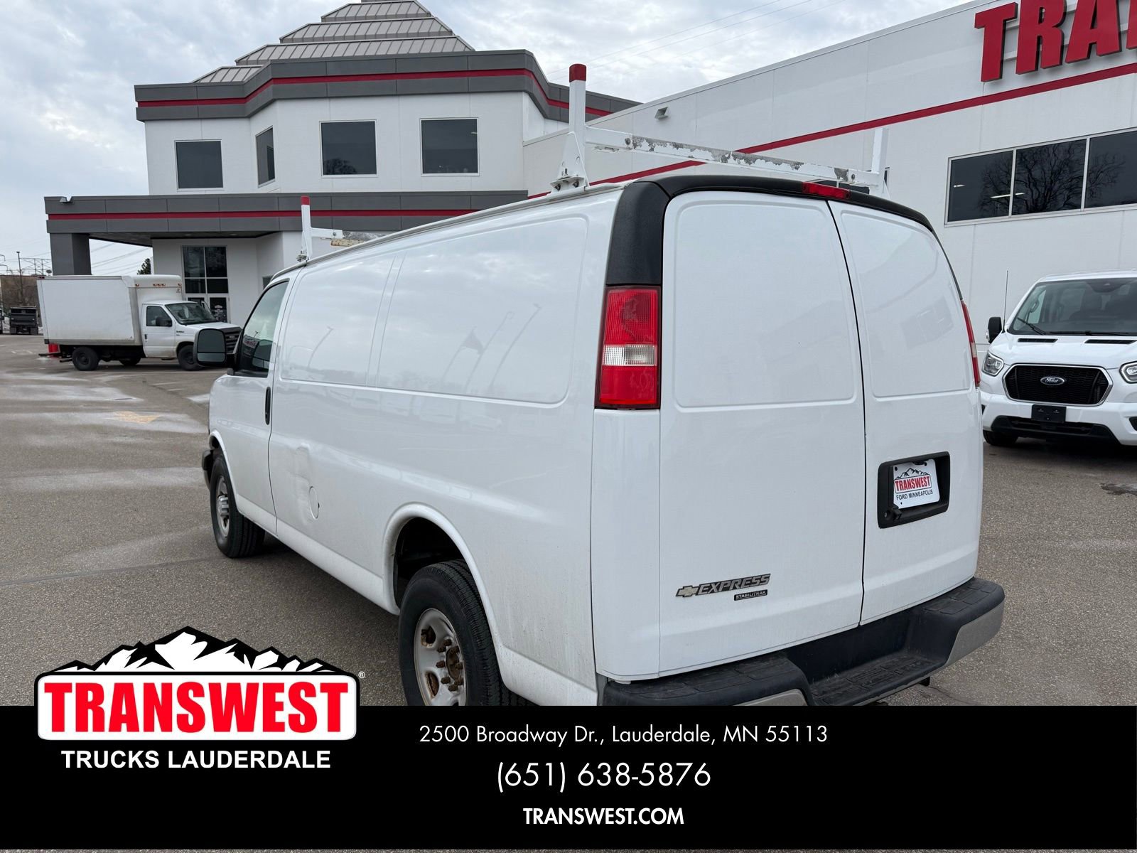 Used 2015 Chevrolet Express 2500 image 3