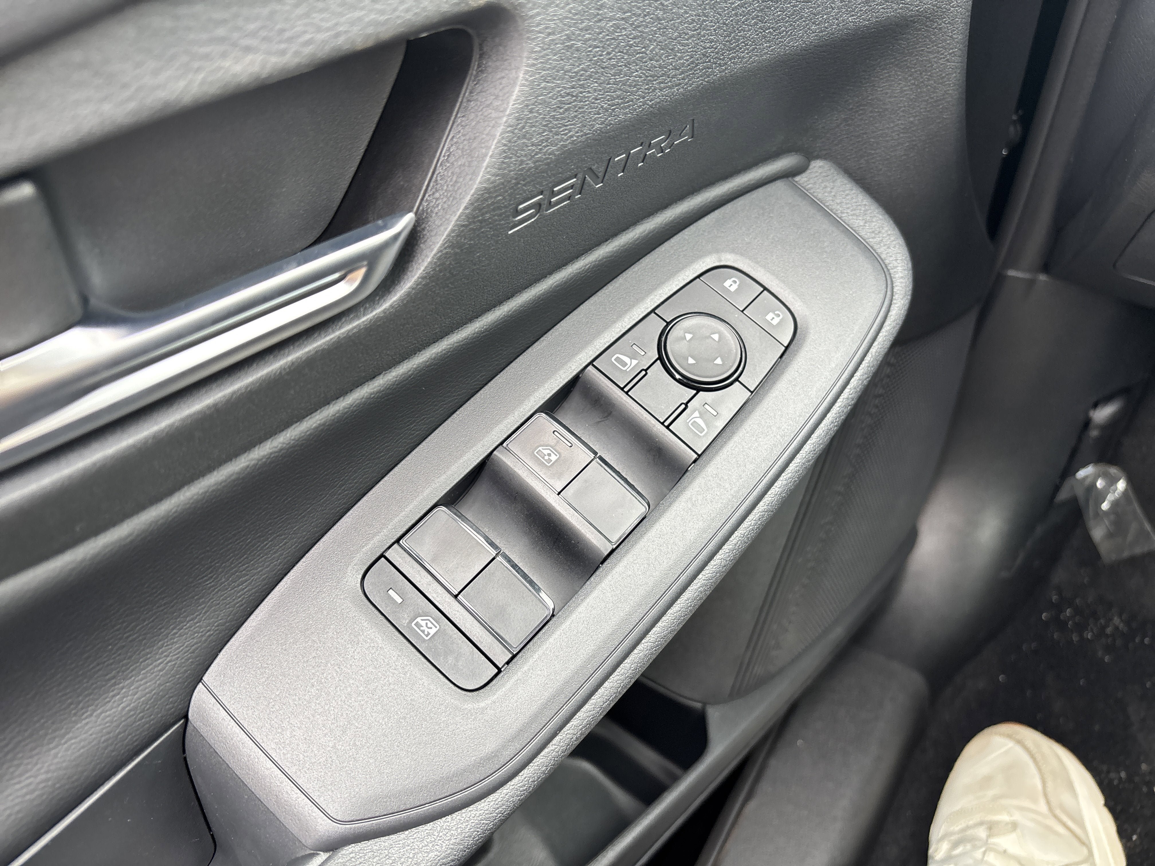 New 2026 Nissan Sentra SV w/ SV Convenience Package FWD image 18