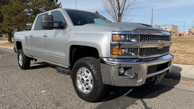 Used 2019 Chevrolet Silverado 2500 LT AWD/4WD image 1