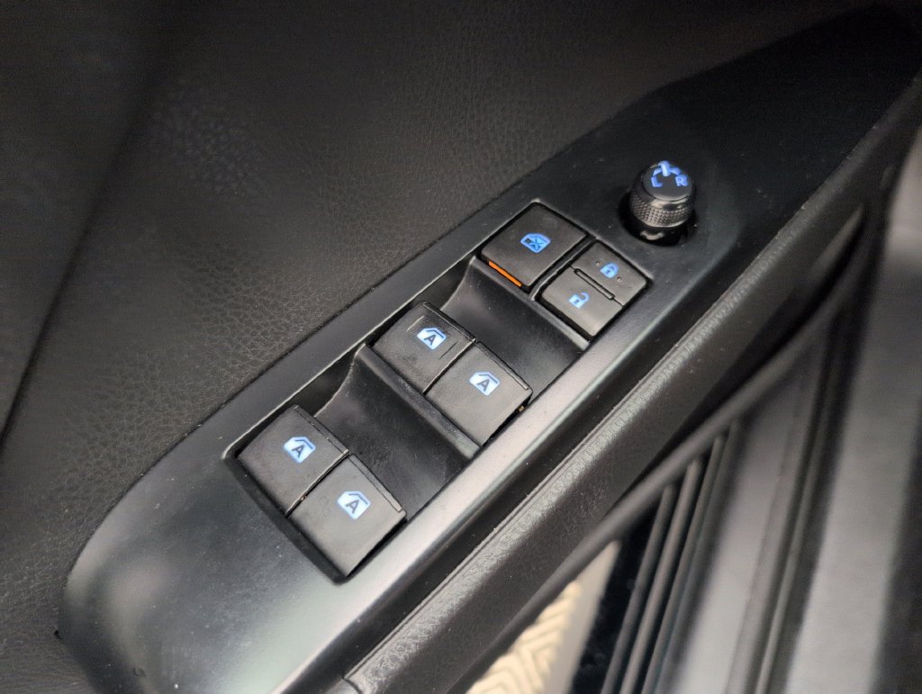 Used 2020 Toyota Camry SE w/ Convenience Package FWD image 31