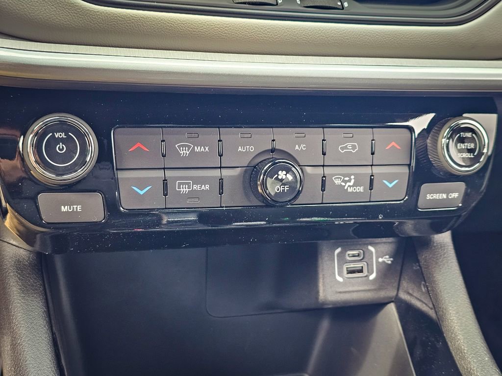 New 2026 Jeep Compass Limited image 25