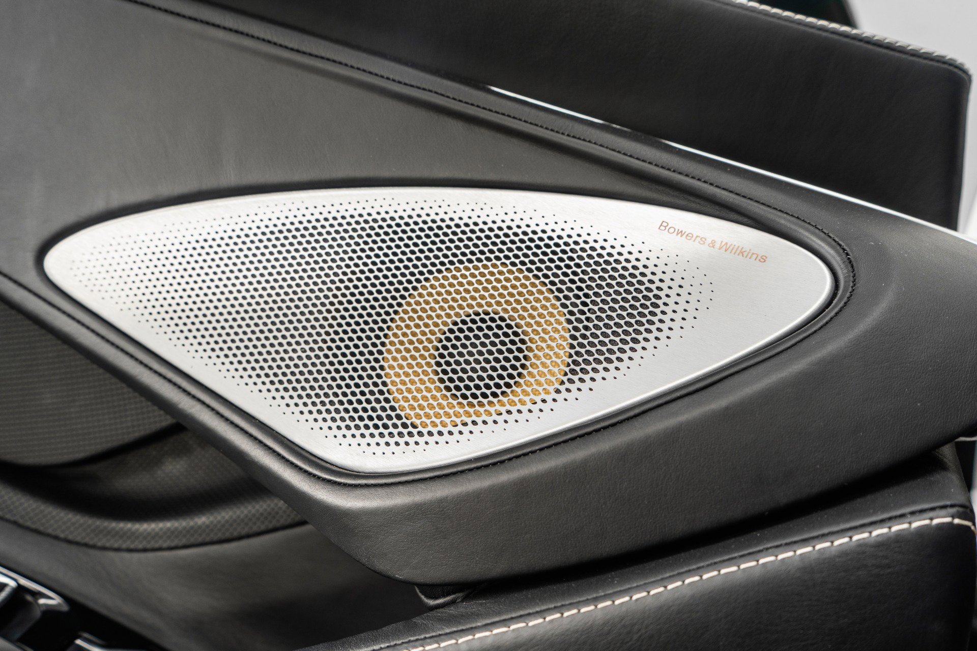 Used 2022 McLaren GT image 29