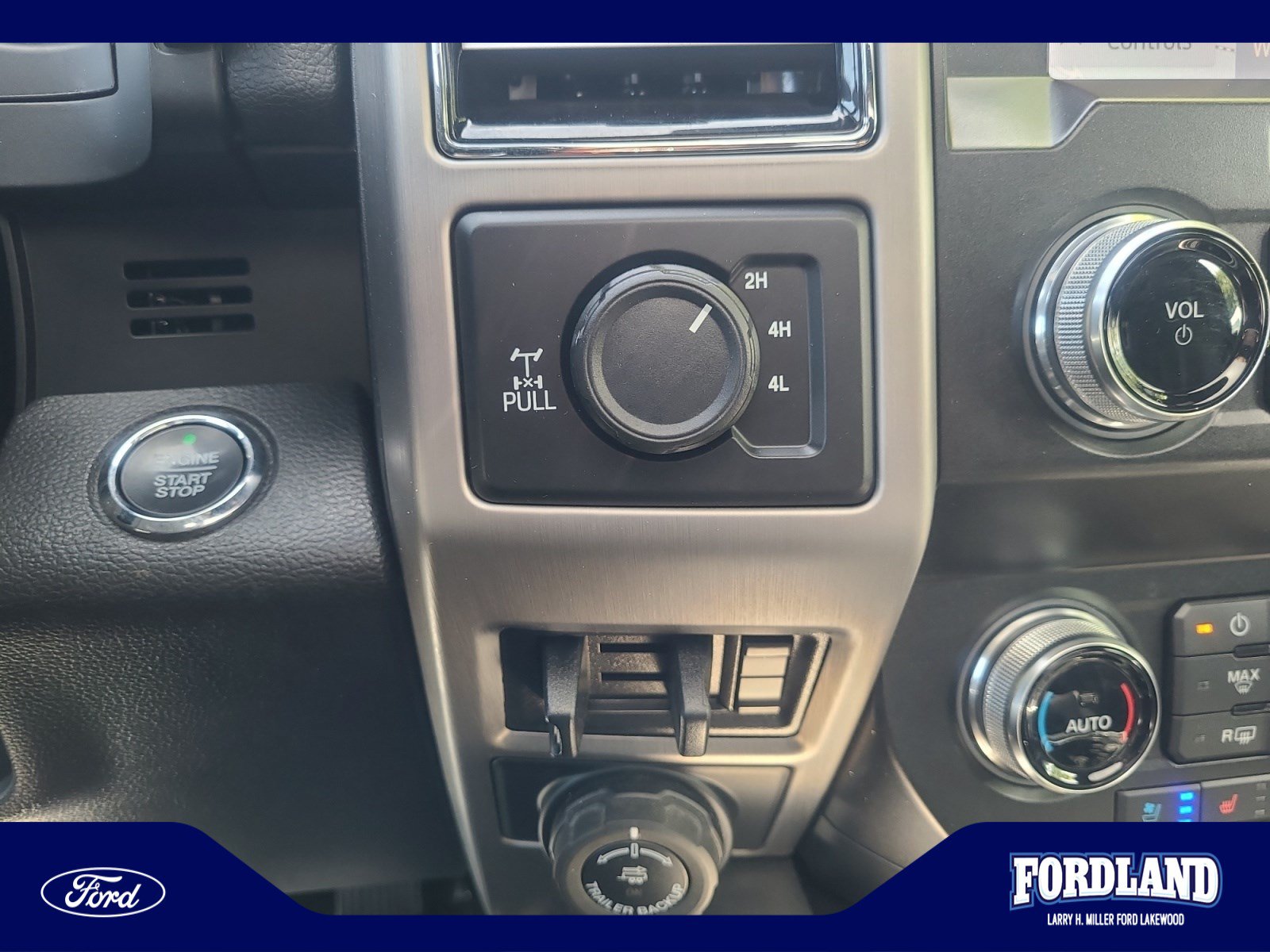 Used 2020 Ford F350 Platinum w/ FX4 Off-Road Package AWD/4WD image 35