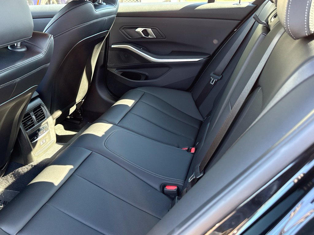Used 2026 BMW 330i Sedan w/ Convenience Package RWD image 31