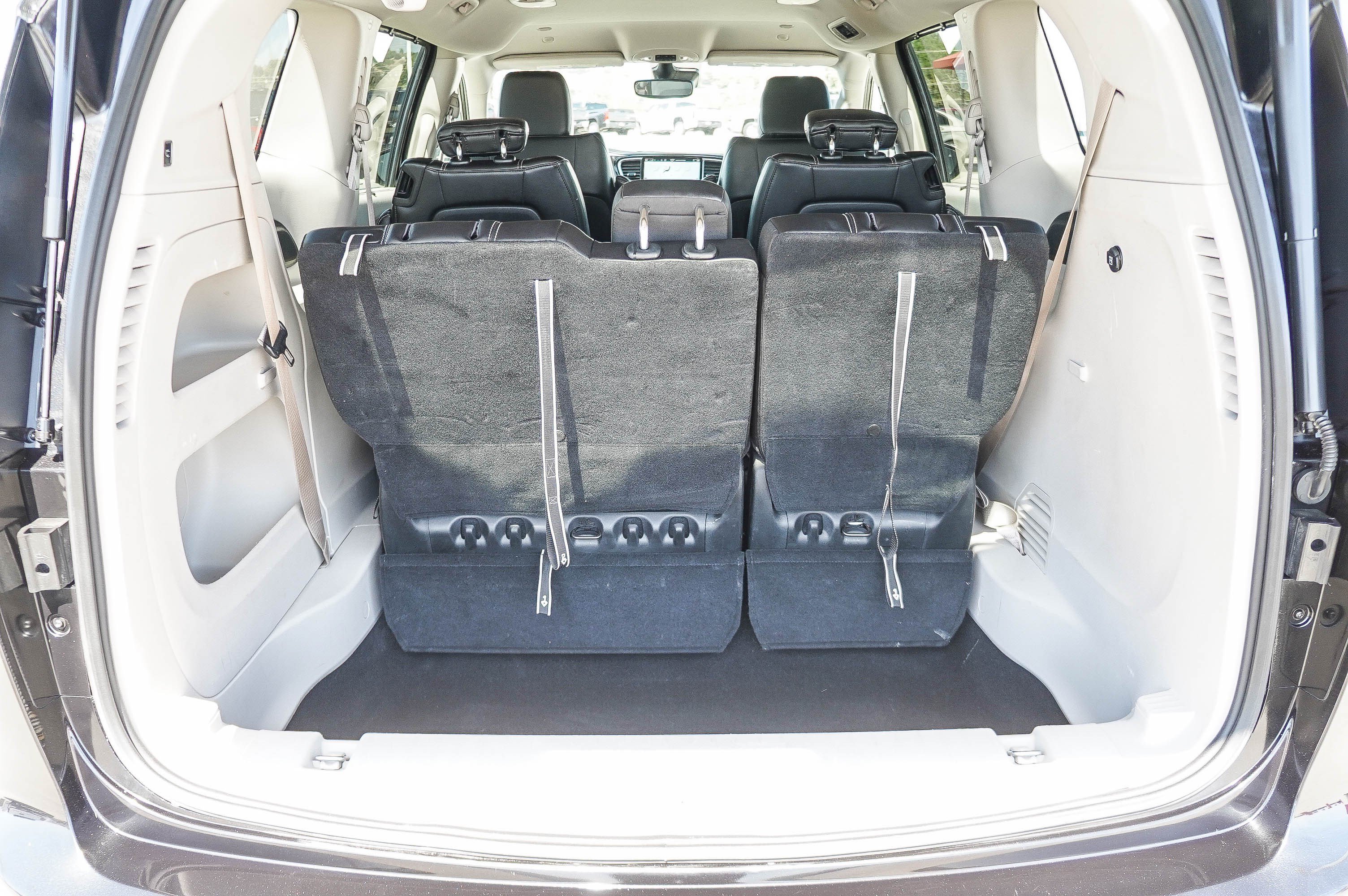 Used 2023 Chrysler Pacifica Touring-L FWD image 29