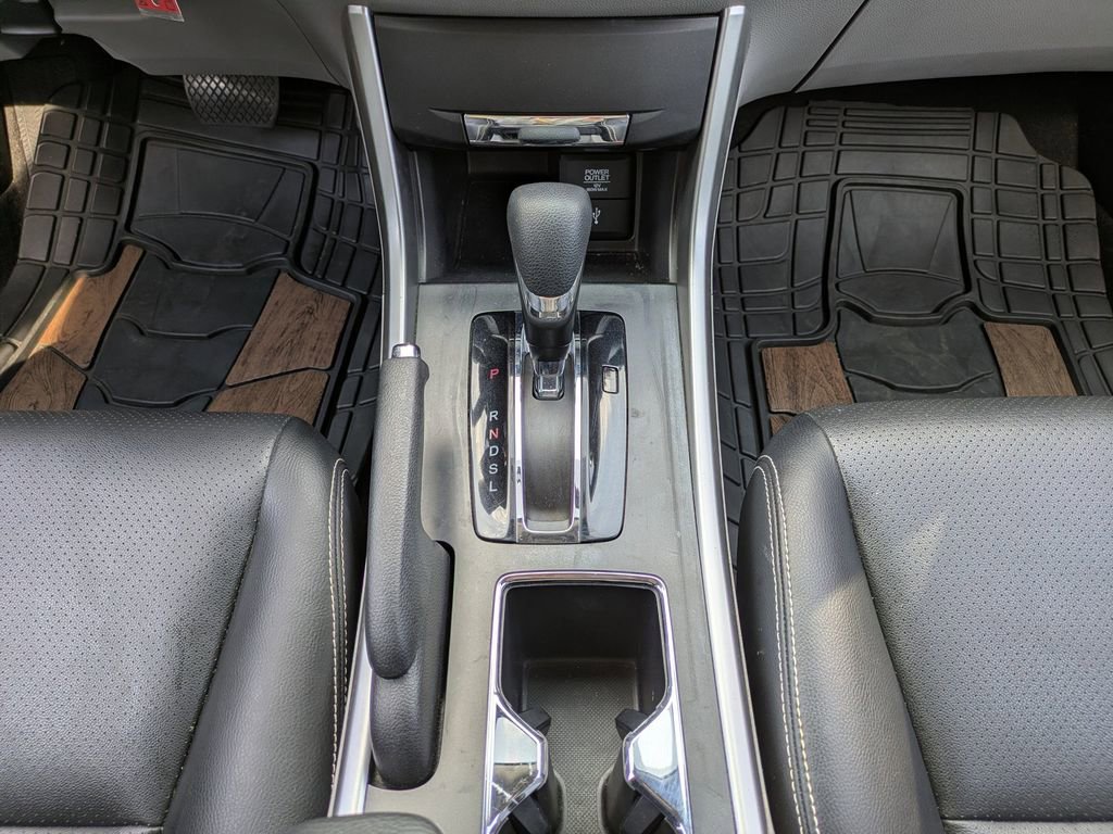 Used 2013 Honda Accord LX image 17