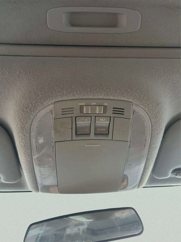 Used 2012 Toyota Corolla S image 31