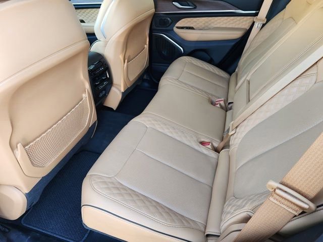 Used 2025 Jeep Grand Cherokee Summit image 33