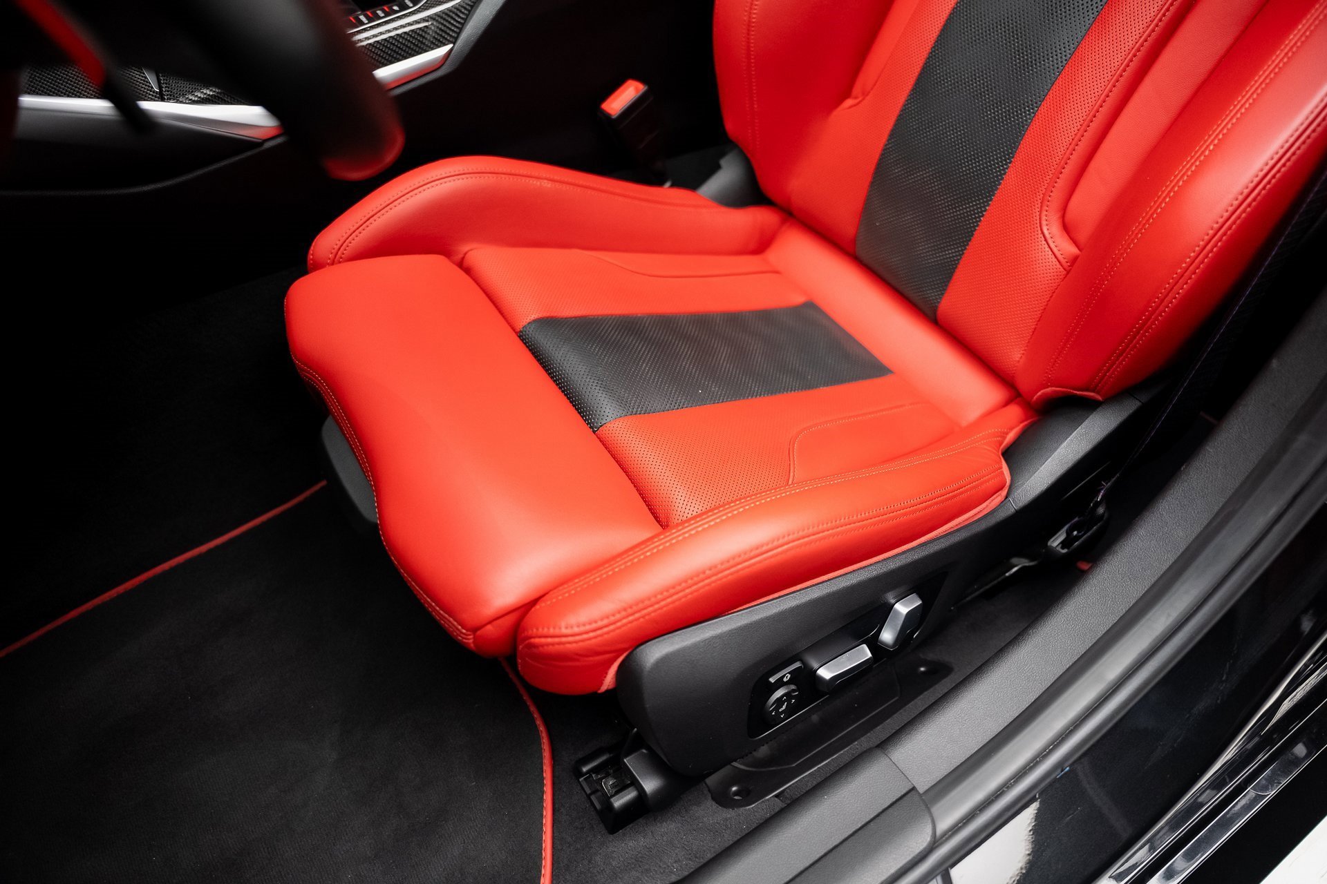 Used 2022 BMW M3 Competition w/ M Carbon Exterior Package image 65