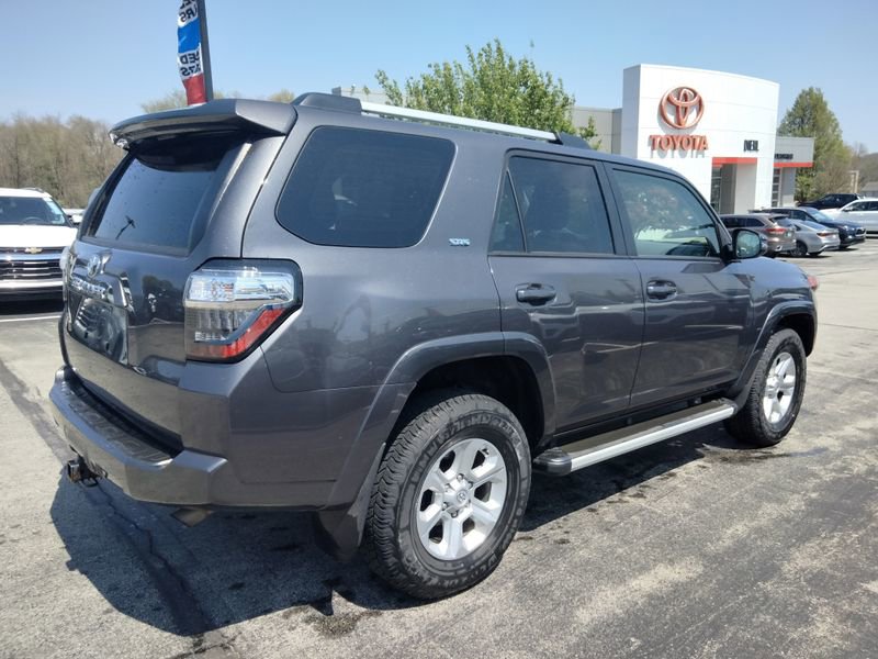 Used 2023 Toyota 4Runner SR5 Premium w/ Moonroof Package AWD/4WD image 4
