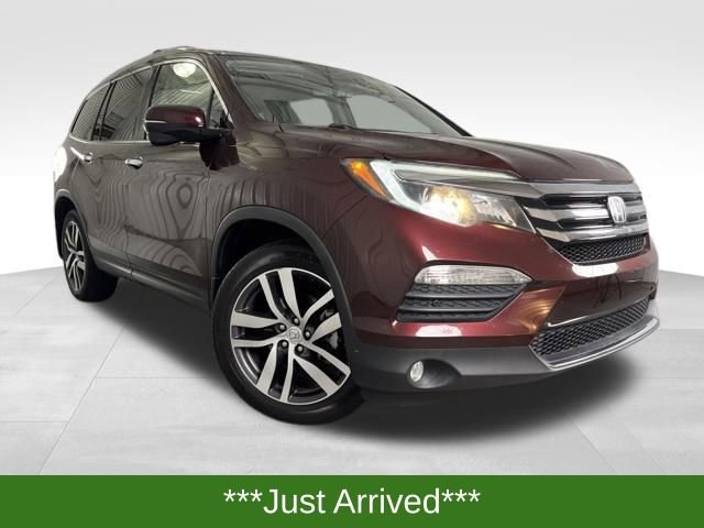Used 2017 Honda Pilot Touring image 1