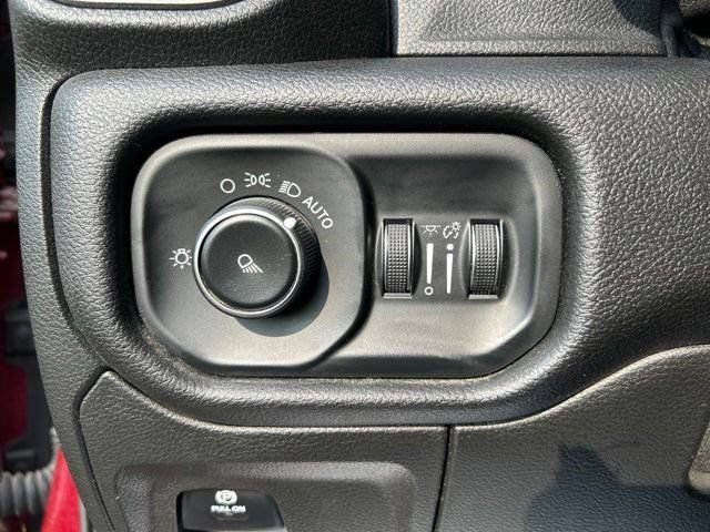 Used 2019 RAM 1500 Tradesman w/ SXT Appearance Group AWD/4WD image 17