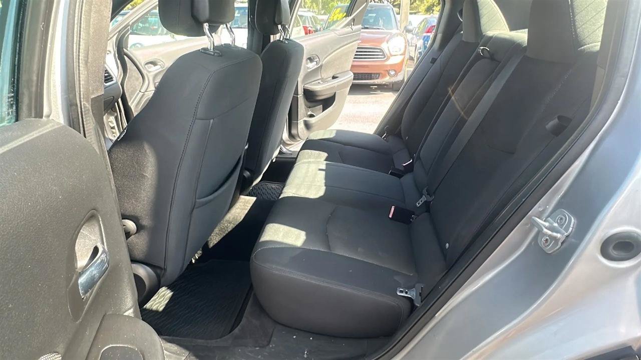 Used 2013 Dodge Avenger SXT FWD image 29