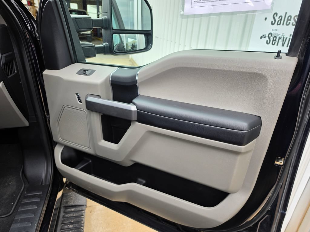 Used 2021 Ford F350 XLT w/ XLT Value Package AWD/4WD image 9