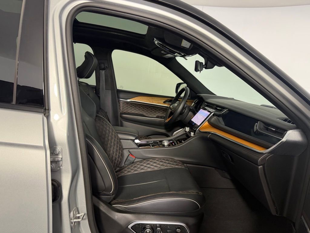 Certified 2022 Jeep Grand Cherokee Summit AWD/4WD image 30