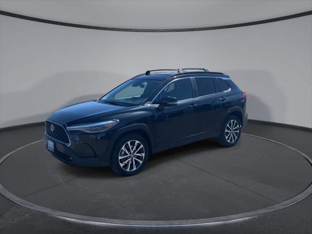 Certified 2022 Toyota Corolla Cross XLE w/ Black Badges Package (TMS) AWD/4WD image 4
