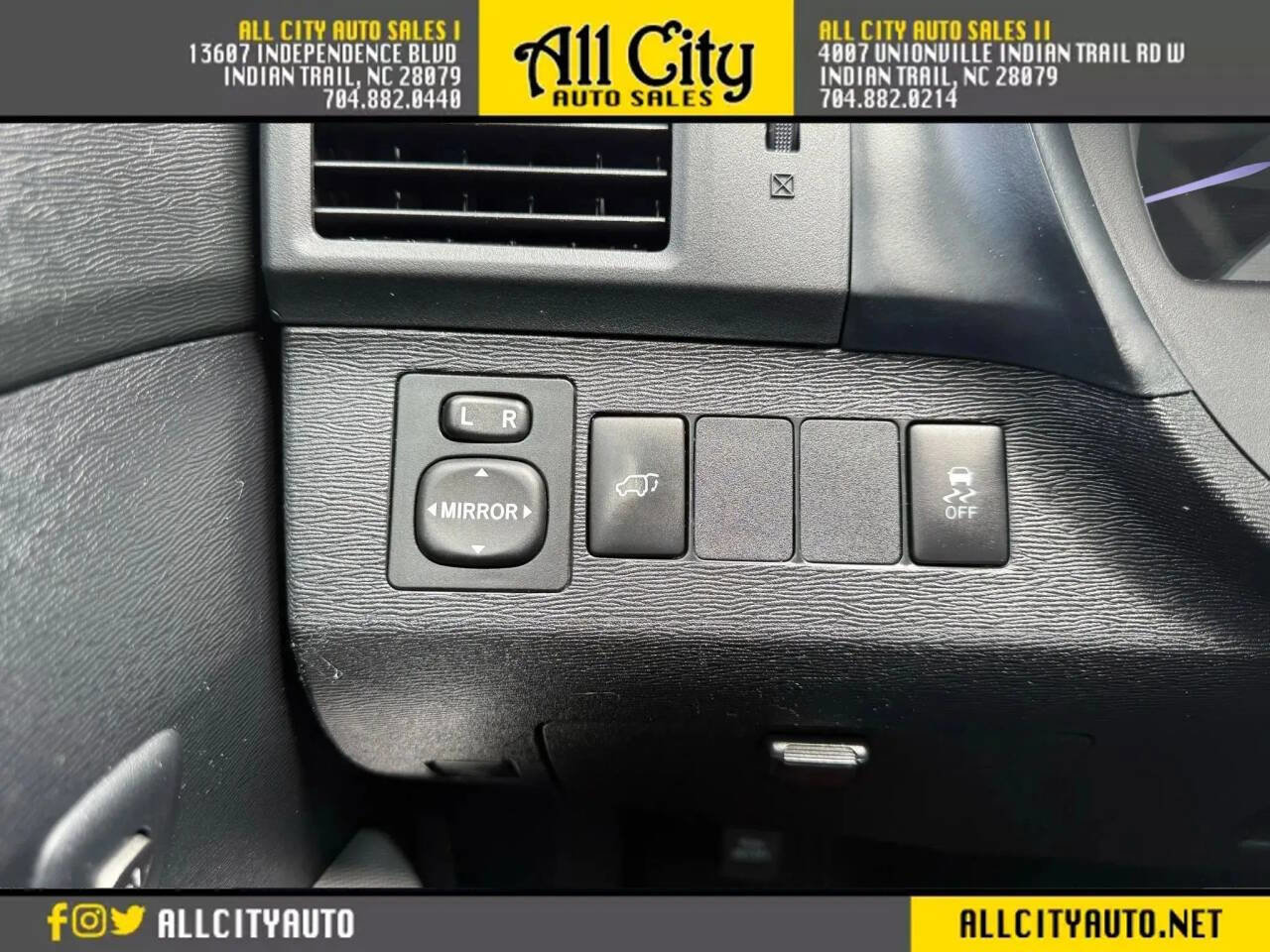 Used 2013 Toyota Venza XLE image 27