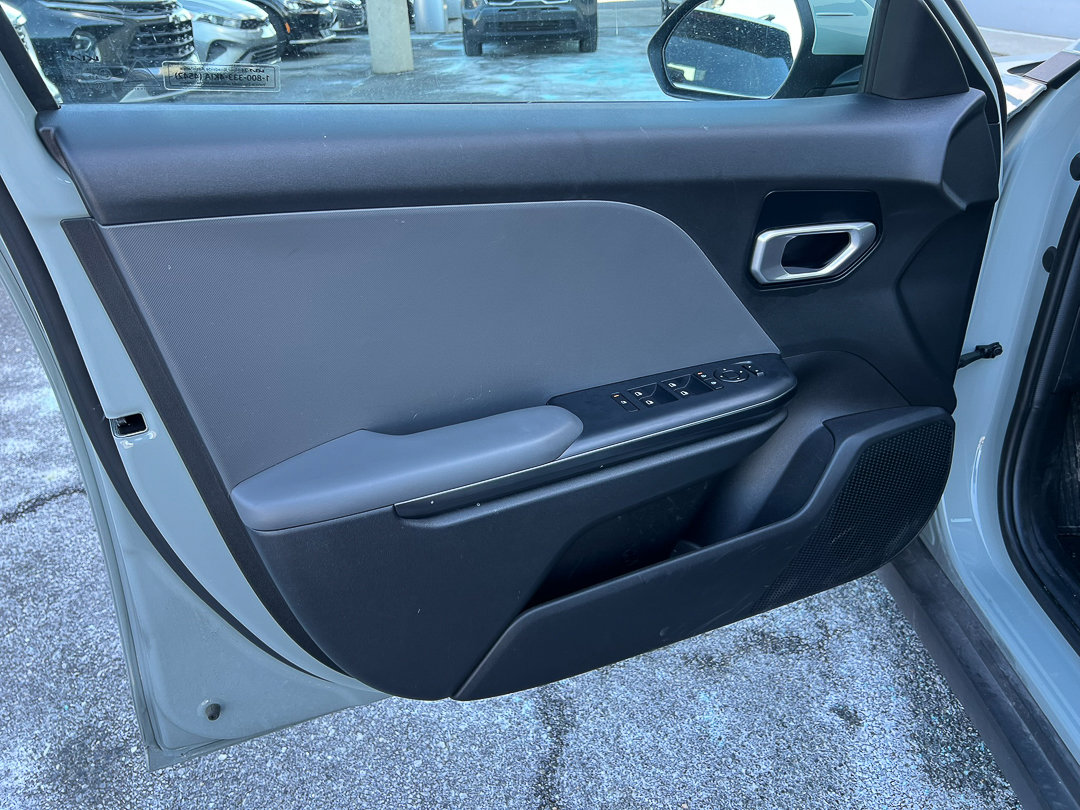 Used 2025 Kia K4 LXS image 10