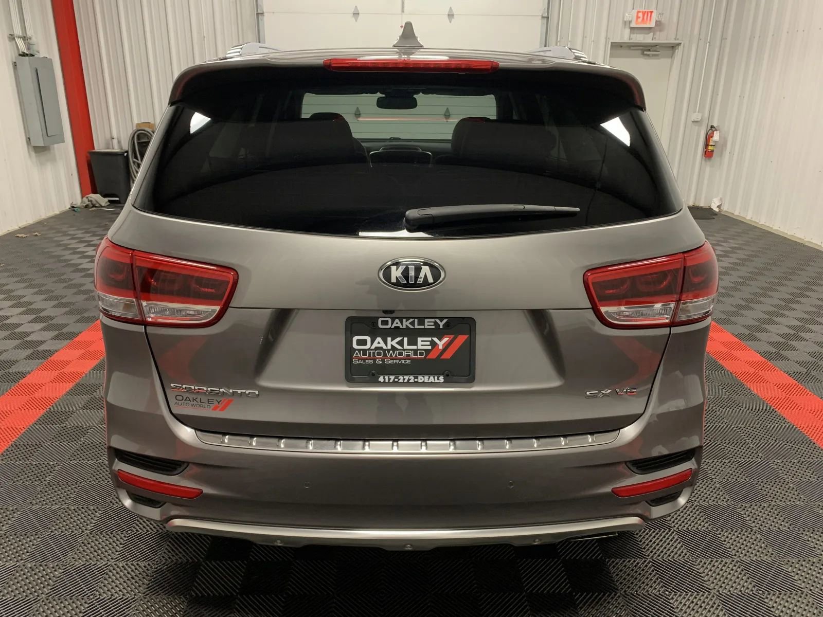 Used 2018 Kia Sorento SX image 3