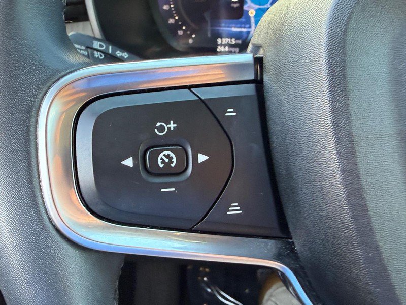 Certified 2023 Volvo XC40 B5 Ultimate w/ Protection Package Premier AWD/4WD image 18