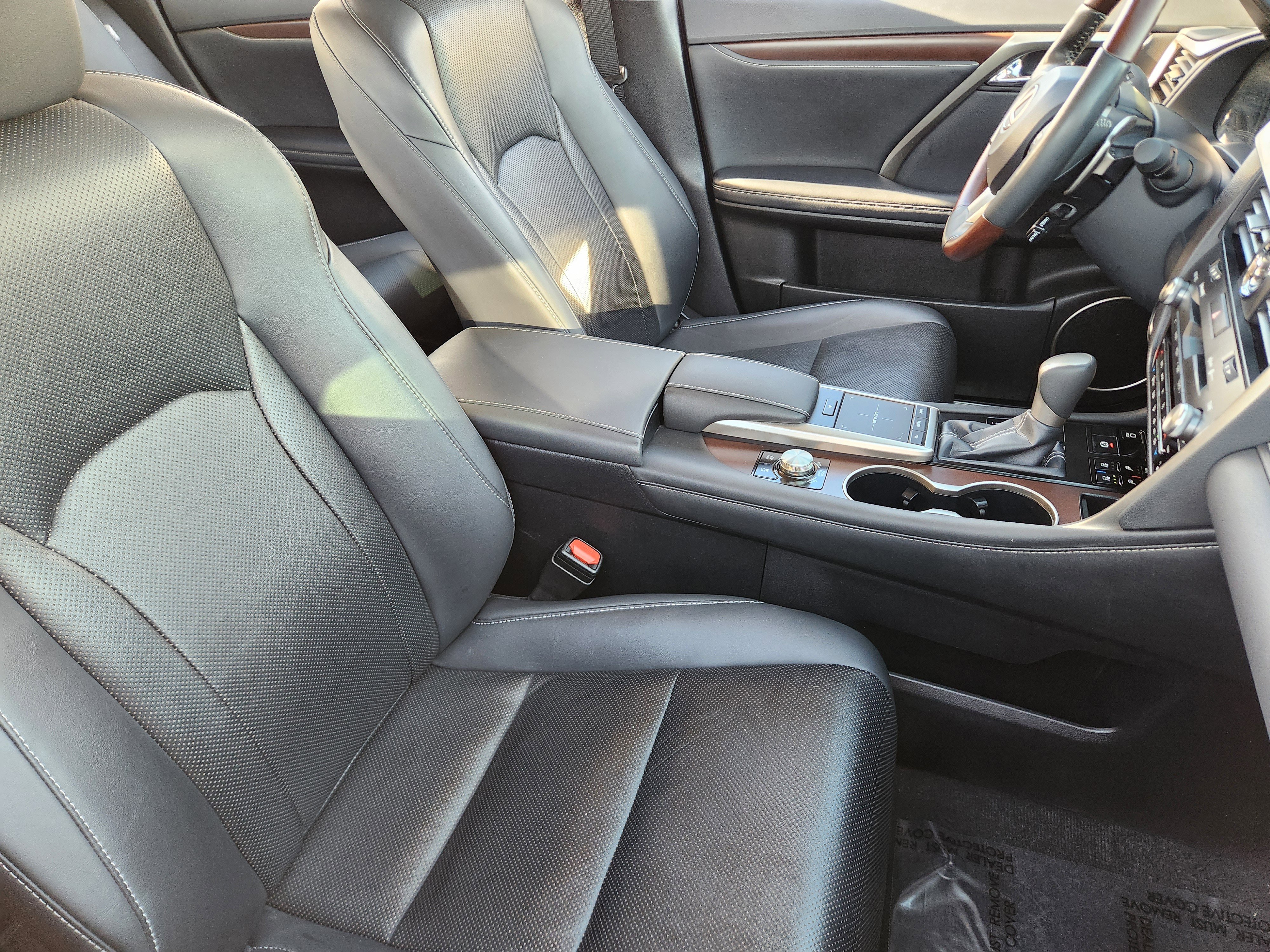 Certified 2022 Lexus RX 450h AWD w/ Premium Package image 17