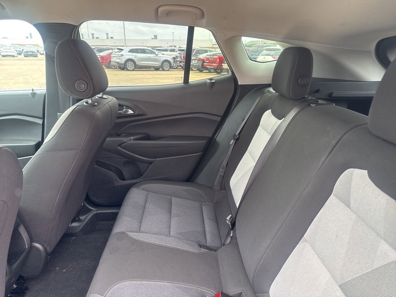 Used 2025 Chevrolet Trax LS image 36