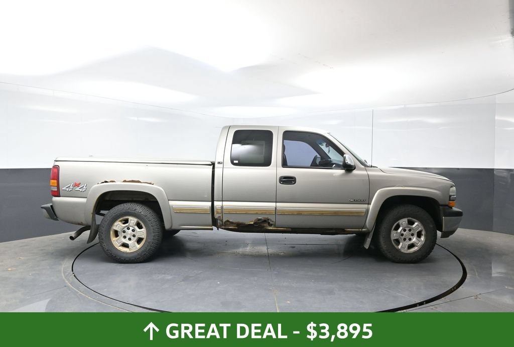 Used 2001 Chevrolet Silverado 1500 LS w/ Firm Ride Suspension Pkg AWD/4WD image 2